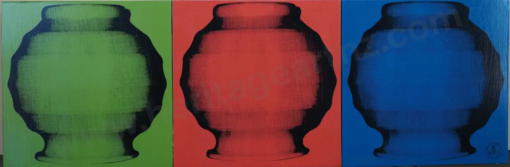 BOELEE, Rudolf (1940-) - Crown Lynn Modernist Vase - Triptych Image 1++