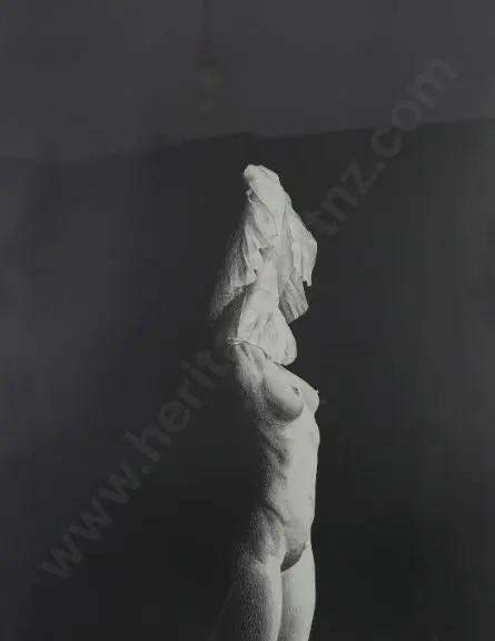 SYDNEY, Sir Grahame (1948-) - Standing Model - 1992 - Limited Edition 12/40 Image 1++