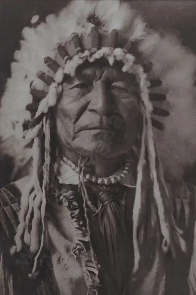 CURTIS, Edward Sherrif (1868-1952) - Sitting Bear - Arikara Image 1++