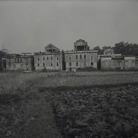 ABERHART, Laurence (1949-) - GUANGDONG Province (Children near Toi Shan), China 26 November 2000