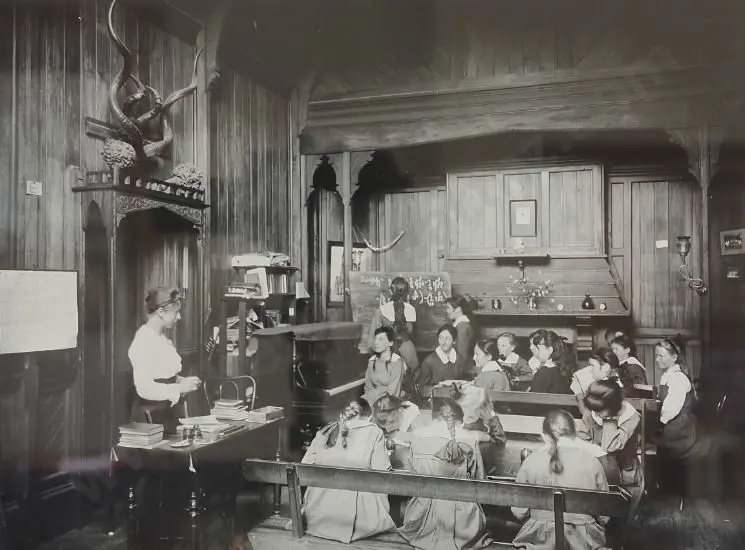 Denton, Frank (1869-1963) - Mrs Ramsay's School, Wanganui 1919  (Turnbull Library) Image 1++