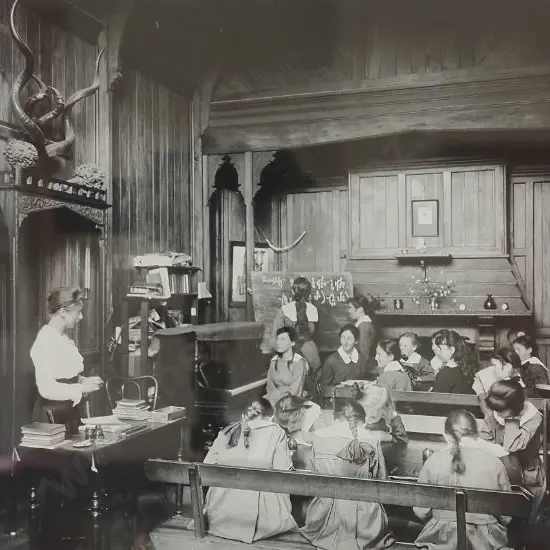 Denton, Frank (1869-1963) - Mrs Ramsay's School, Wanganui 1919  (Turnbull Library)