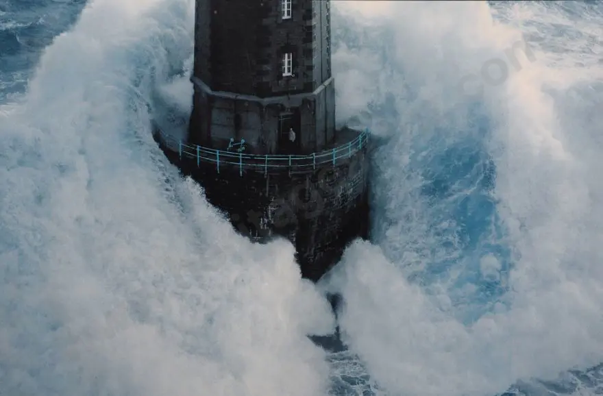 GUICHARD, Jean (1952-) - Lighthouse with Crashing Waves Image 1++