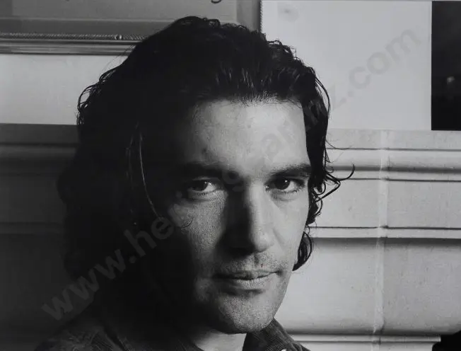 MILDENHALL, Richard - Antonio Banderas Image 1++