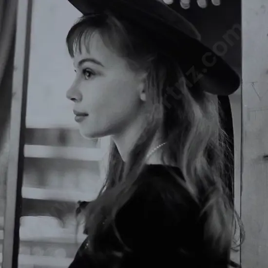 SNOWDON, Lord (1930-2017) - Leslie Caron, Actress