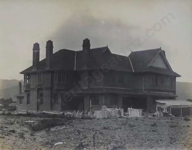 UNKNOWN Photographer - Country Homestead, new,  somewhere in New Zealand (Early 20th Century) Image 1++