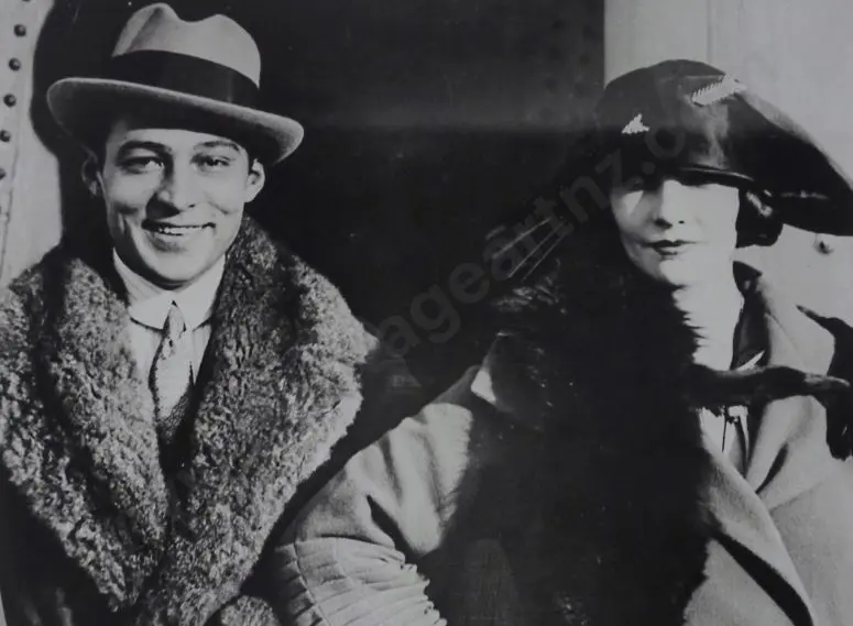 CAMERA Press, London - Rudolph Valentino, actor. With wife Winifred Hudnut Image 1++