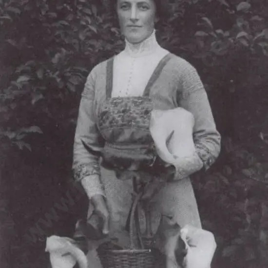 COLLIER, Edith (1885-1964) - Photograph of Edith Collier - 1912