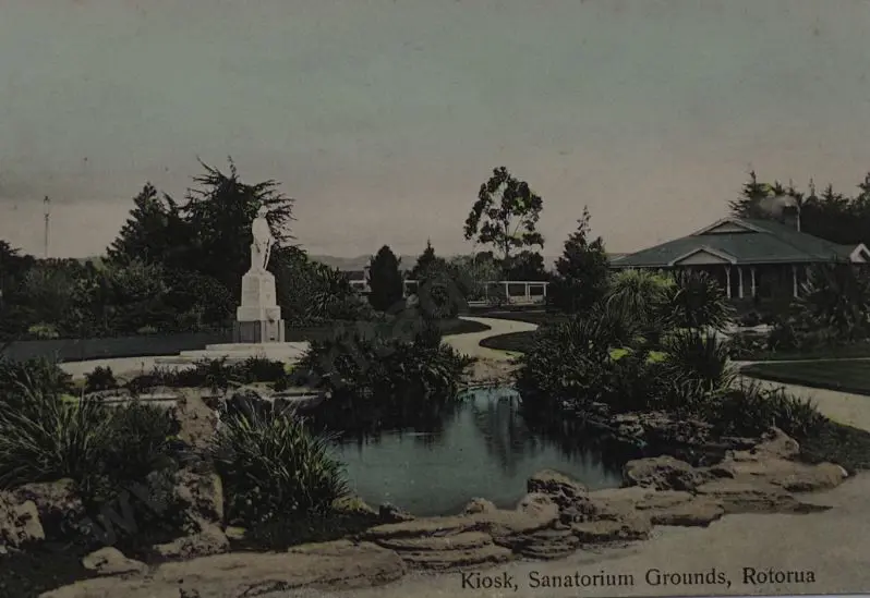 UNKNOWN Photographer - Kiosk, Sanitorium Grounds, Rotorua c.1900 Image 1++
