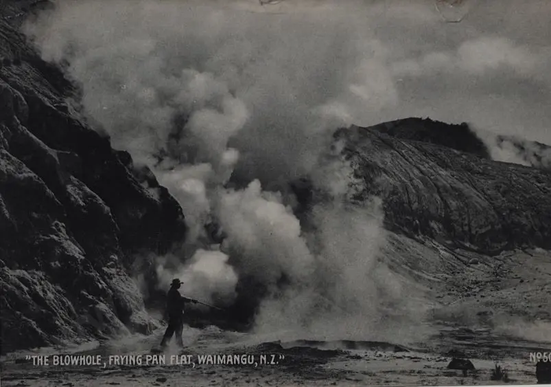 UNKNOWN Photographer - The Blowhole, Frying Pan Flat, Waimangu - c.1900Postcard Image 1++