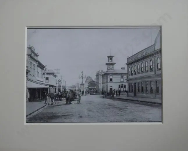 UNKNOWN Photographer - Whanganui - Victoria Ave c.1900 Image 1++
