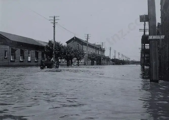 UNKNOWN Photographer - Whanganui - 1940 Flood looking down Taupo Quay Image 1++