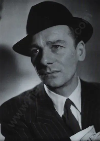 HULTON Picture Library - Sir John Gielgud 1960 - Film Star Image 1++