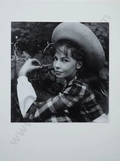 BEATON, Sir Cecil (1904-1980) - Leslie Caron as Gigi - 1957 Image 1++