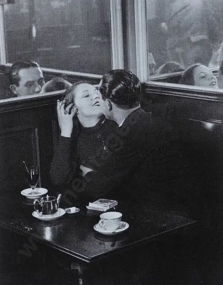 BRASSAI, Gyula (1899-1984) - Lovers in a Café - 1932 Image 1++