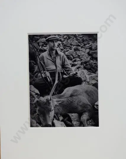 BROWNE, Victor Carlyle (1900-1980) - A Deerstalker with His Prize c.1950 Image 1++