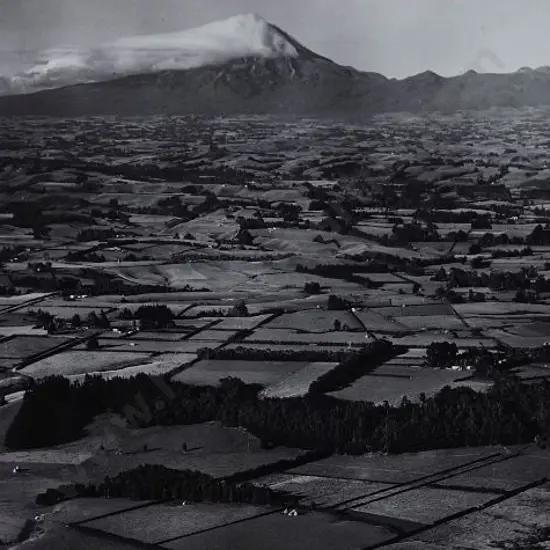 BROWNE, Victor Carlyle (1900-1980) - Taranaki, Early Morning View of Mount Egmont c. 1950
