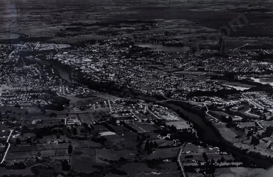 BROWNE, Victor Carlyle (1900-1980) - Hamilton City, from the Air, c.1950 Image 1++