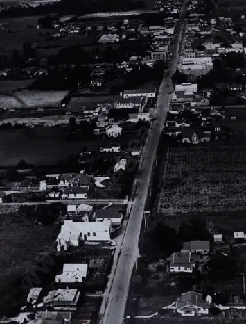 BROWNE, Victor Carlyle (1900-1980) - Motueka, from the Air, c.1950 Image 1++