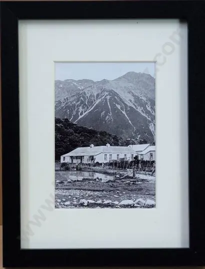 UNKNOWN Photographer - The Original Hermitage Hotel at Mount Cook Image 1++
