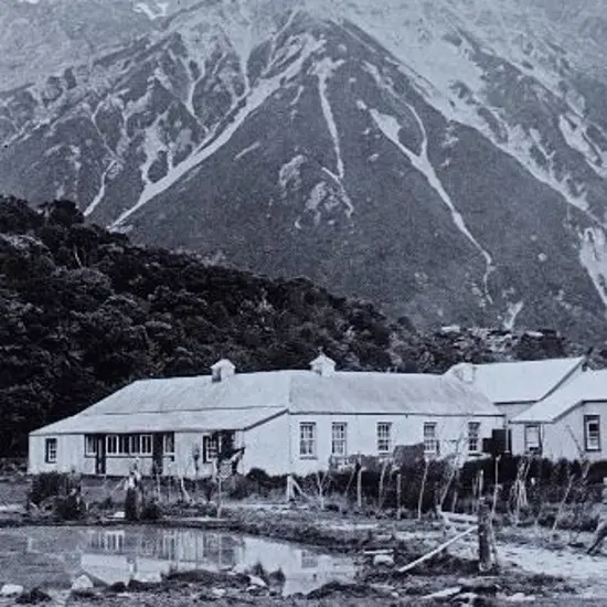 UNKNOWN Photographer - The Original Hermitage Hotel at Mount Cook