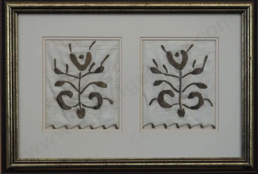 TWO PLANTS - Tapestry - Tapestry of two plants, side by side Image 1++