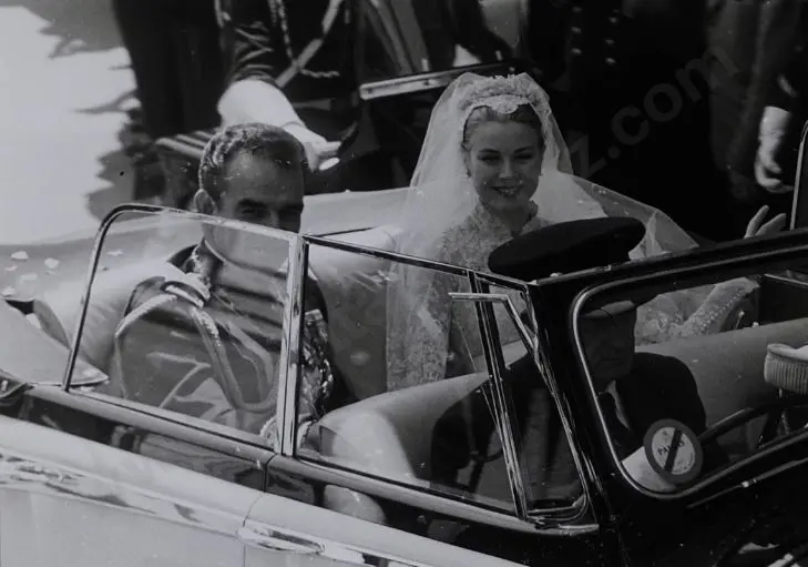 POPPER, Paul (1904-1977) - Princess Grace & Prince Rainier being driven in Monaco after Wedding Image 1++