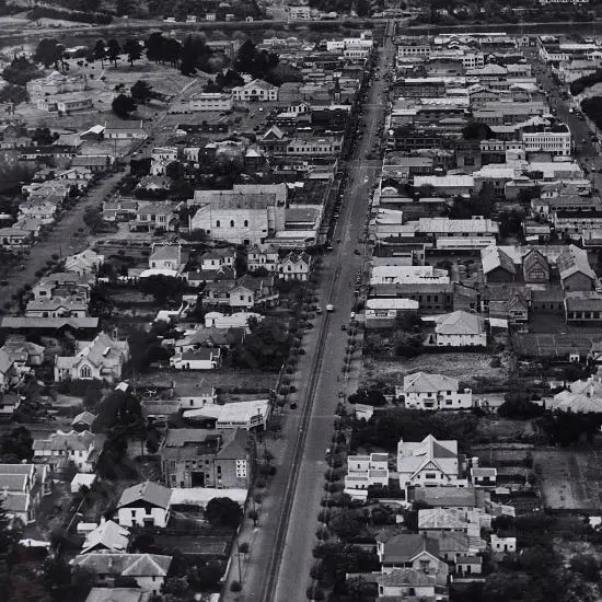 BROWNE, Victor Carlyle (1900-1980) - Wanganui from the air, looking down Victoria Avenue, c.1950