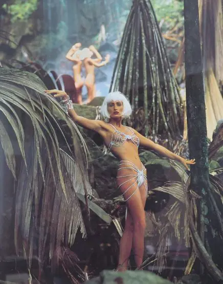 PIRELLI Calendar Page - In All Her Glory - Bush Scene Image 1++