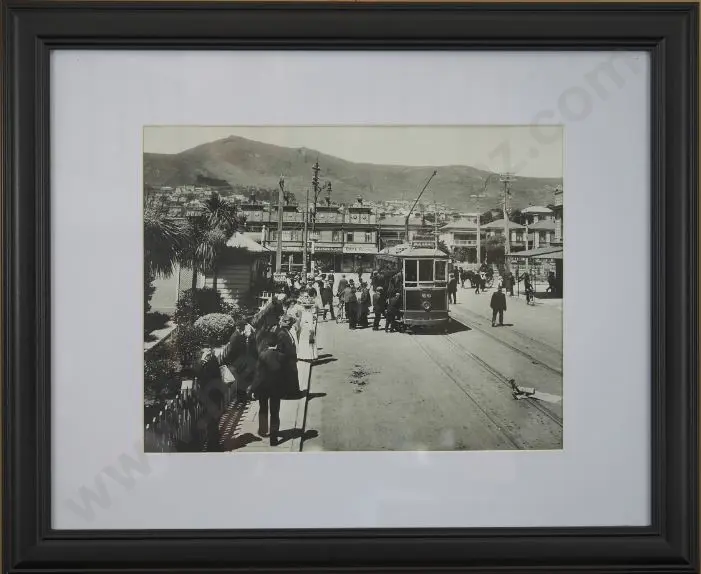 WELLINGTON Photo c. 1911 (Photographer unknown) - Intersection of Courtenay Place & Kent Terrace 1911 Image 1++