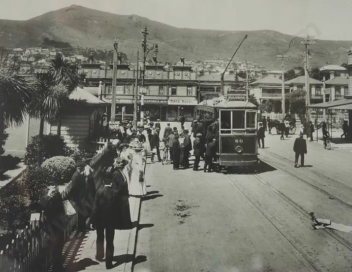 WELLINGTON Photo c. 1911 (Photographer unknown) - Intersection of Courtenay Place & Kent Terrace 1911 Image 1++
