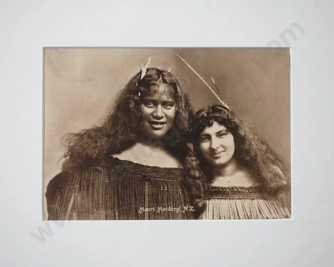 DENTON, Frank (1869-1963) - Maori Maidens, Rotorua. C.1910 Image 1++