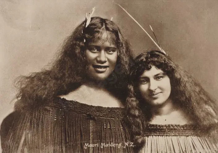 DENTON, Frank (1869-1963) - Maori Maidens, Rotorua. C.1910 Image 1++