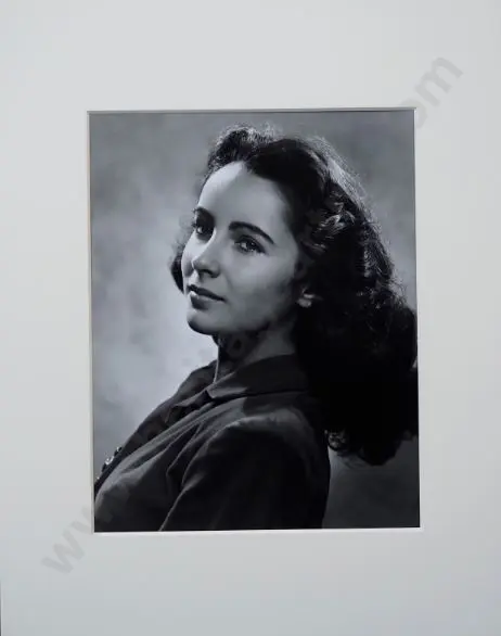 KARSH, Yousuf (1908-2002) - Elizabeth Taylor, Actress Image 1++