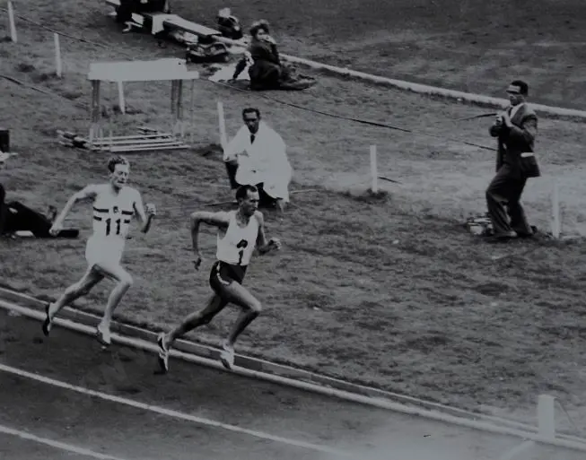 HERRINGSHAW, George - Herb Elliott (Aust) wins 880 yards, Empire Games 1958 Image 1++