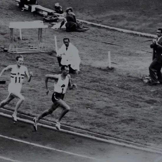 HERRINGSHAW, George - Herb Elliott (Aust) wins 880 yards, Empire Games 1958