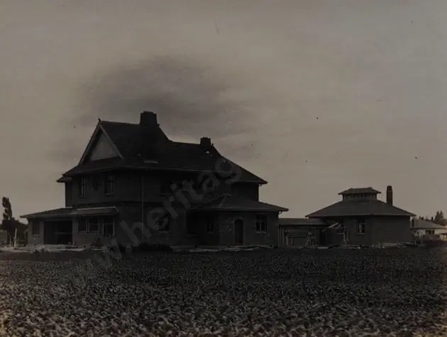 UNKNOWN - Large Country House, N.Z. - Early 20th Century Image 1++