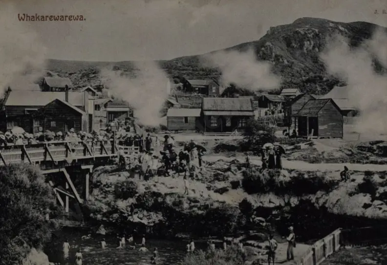 UNKNOWN Photographer - Whakarewarewa - Rotorua - early 20th Cent. Image 1++