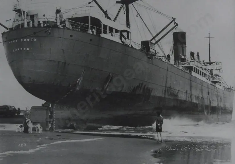 UNKNOWN - Whanganui- Port Bowen stuck on Castlecliff Beach, 1939 Image 1++