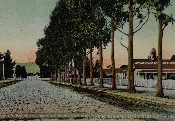 UNKNOWN - Brent's Bathgate House, Rotorua, c.1900 Image 1++