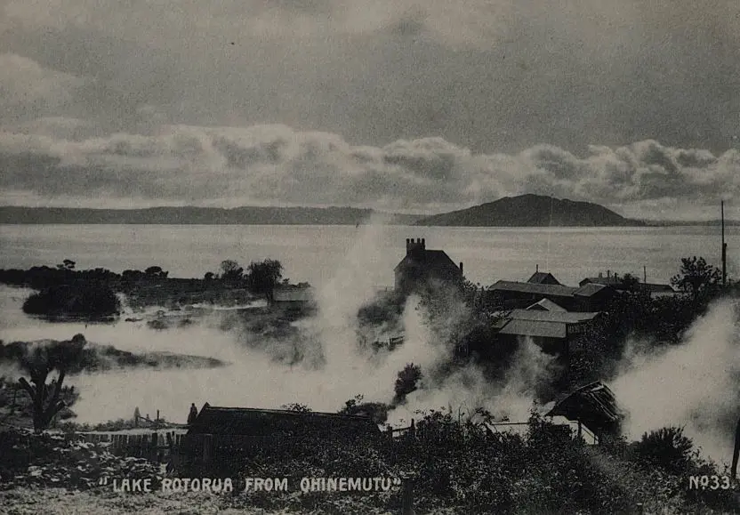 UNKNOWN - Rotorua from Ohinemutu, c.1900 Image 1++