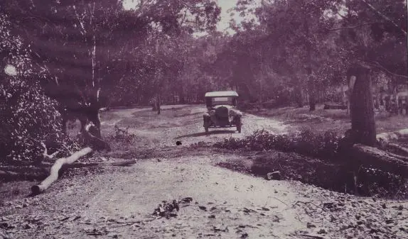 QUEENSLAND Dept of Transport - Travelling on the Main South Coast Road, 1925 Queensland Image 1++