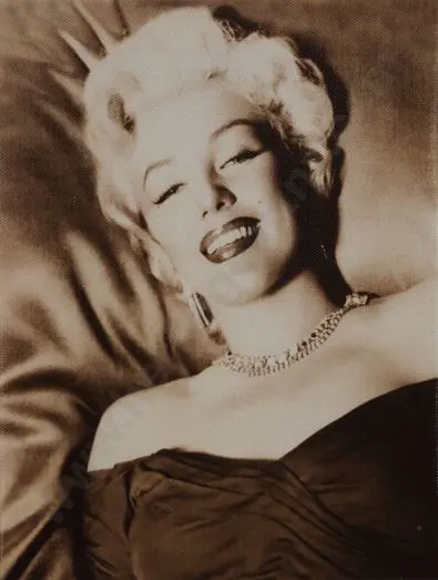 UNKNOWN - Marilyn Monroe Image 1++