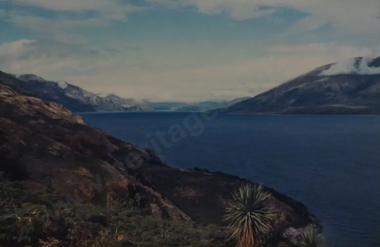 UNKNOWN - Southern Lake Image 1++