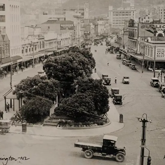 SEARLE, Roland James (1904-1984) - Courtenay Place, Wellington c. 1930
