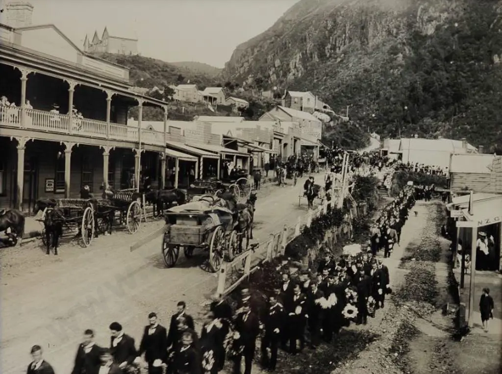 UNKNOWN Photographer - New Zealand Funeral Procession c. 1900 Image 1++