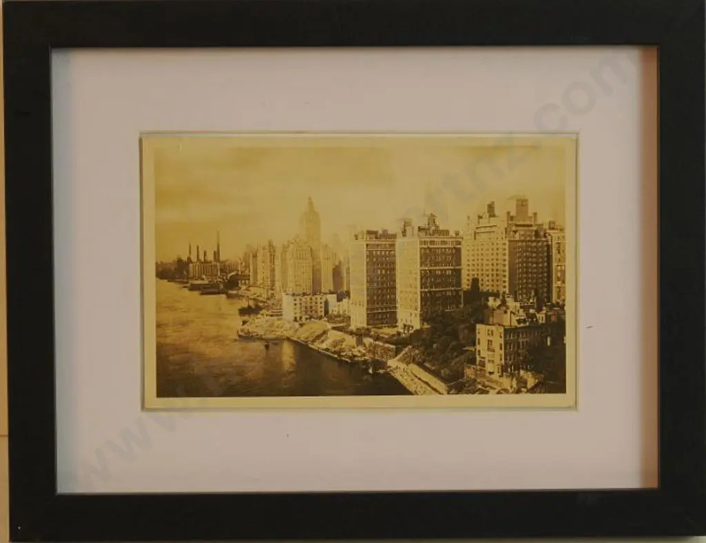 UNKNOWN - New York on the Hudson River Image 1++