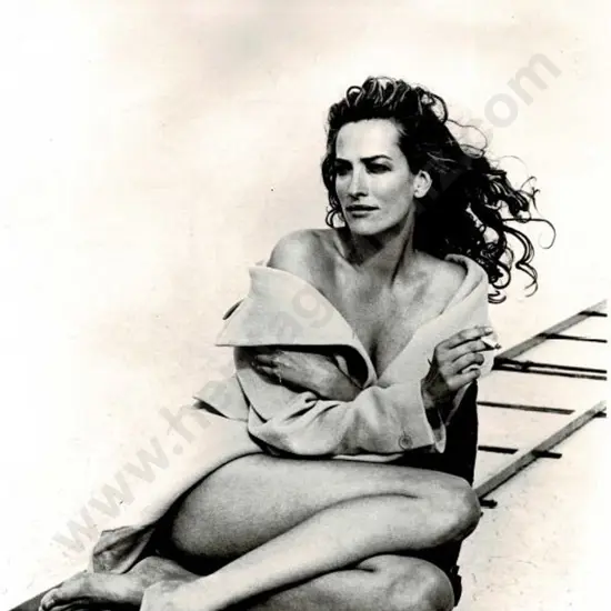 UNKNOWN - Semi-dressed Model on Rail Line