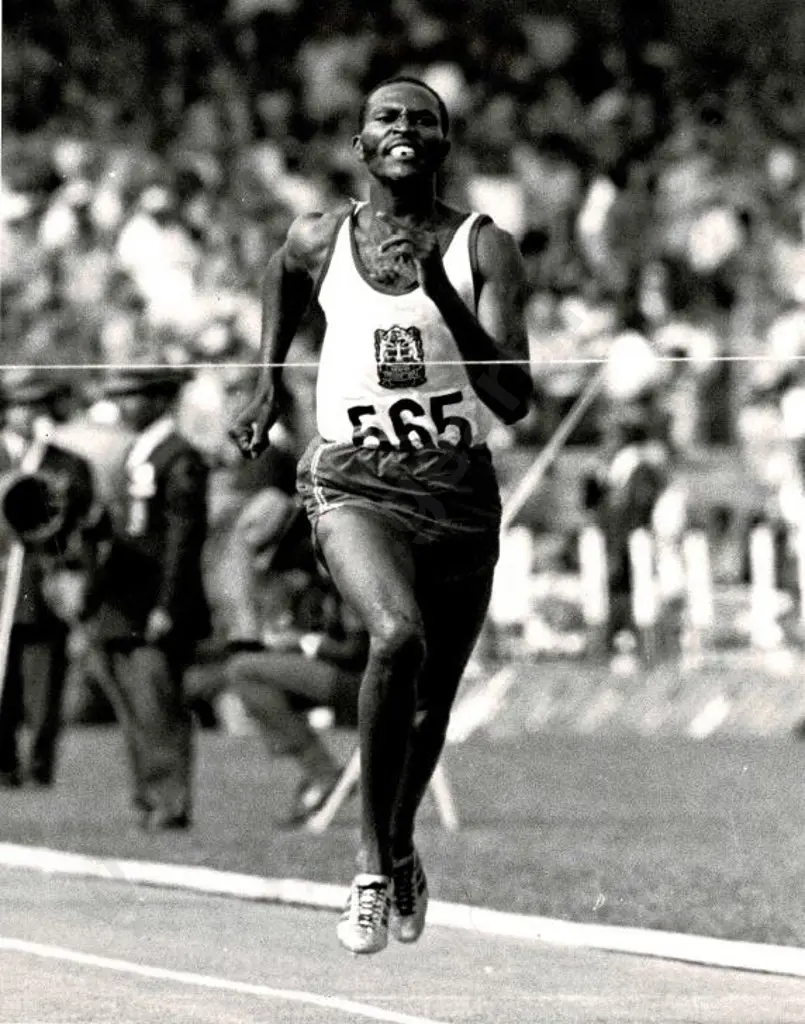 ASSOCIATED SPORTS Photography - Kip Keino Winning the 1,500 metre Final, Mexico City, 1968 Image 1++