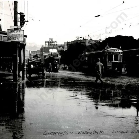 SEARLE, Roland James (1904-1984) - Courtenay Place, Wellington, c.1930